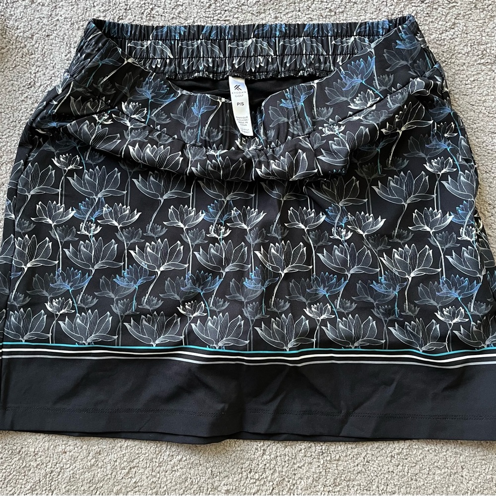 Kyodan Golf Black floral Tennis/Golf Skorts